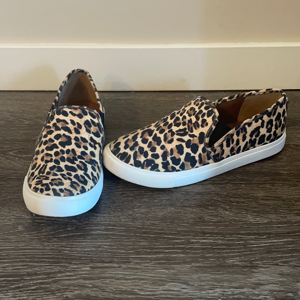 Steve Madden Cheetah Print Slip on sneakers